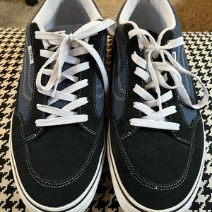 Vans Bearcat’s navy, blue and white.